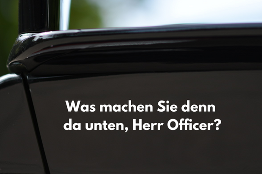 Sticker "Was machen Sie denn da unten, Herr Officer?"